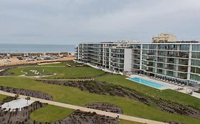 Bayline- Beachfront And Pool